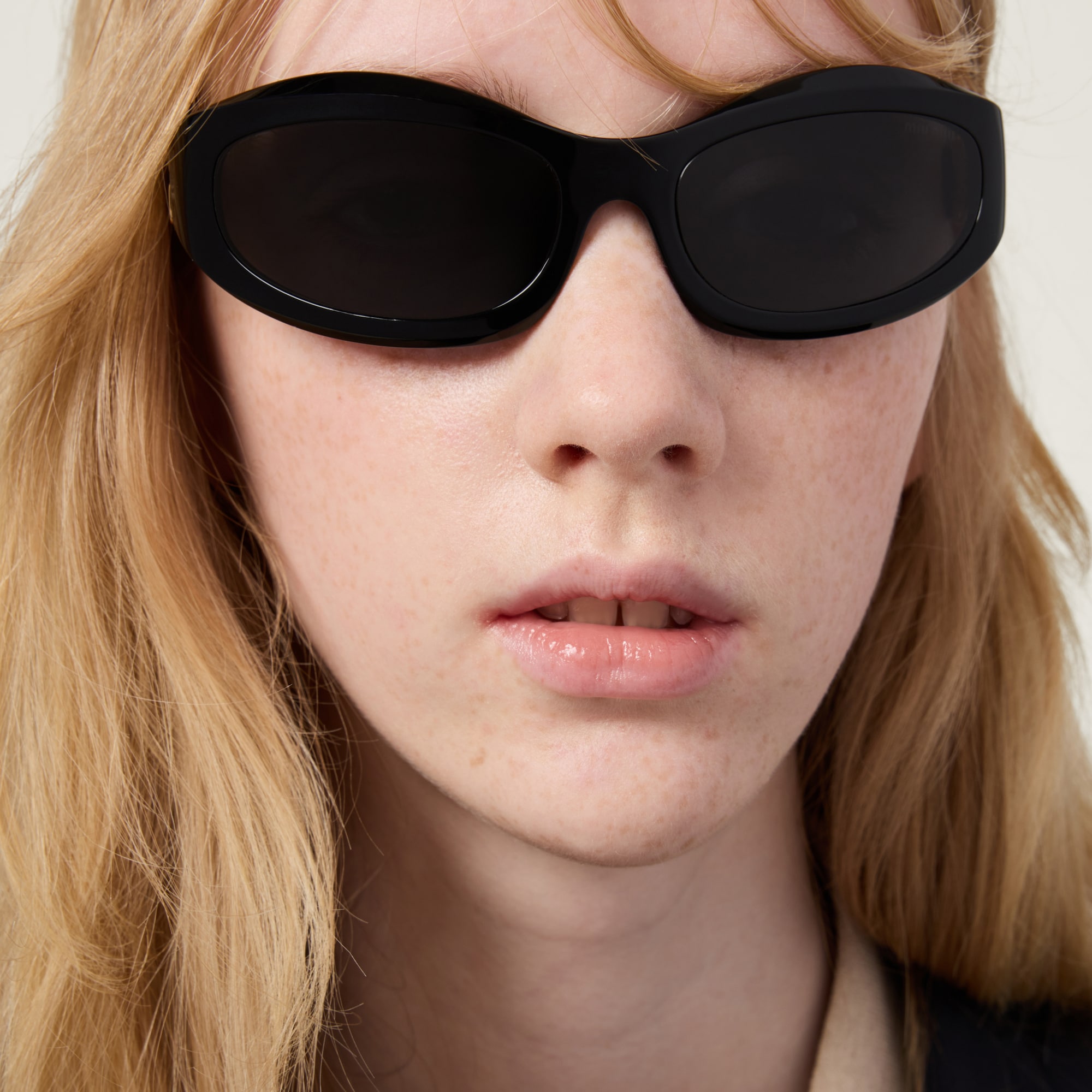 Miu Glimpse sunglasses - Image 6